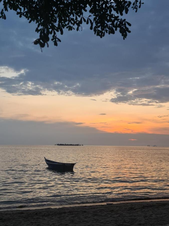 Glory Beach Resort Seaview Private 2Br Port Dickson Esterno foto